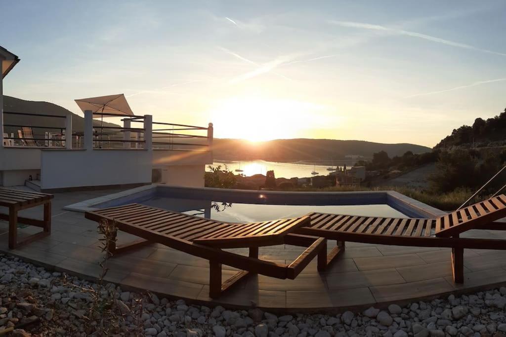 Vis - Luxury Holiday Villa With Swimming Pool Ngoại thất bức ảnh