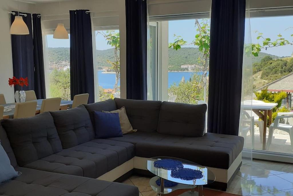 Vis - Luxury Holiday Villa With Swimming Pool Ngoại thất bức ảnh